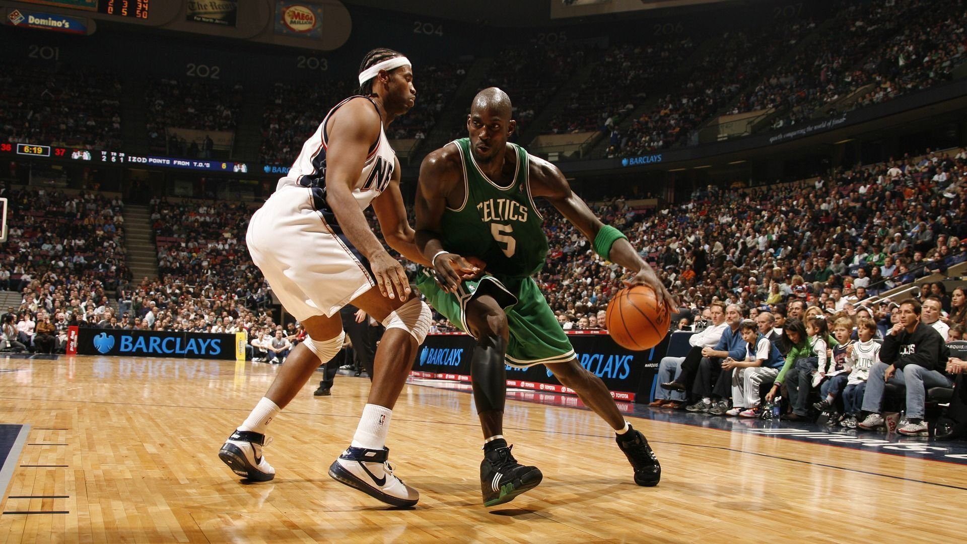 北欧铁蹄踏碎东欧防线,挪威完胜波兰,三笘薰边路狂飙成全场最亮星